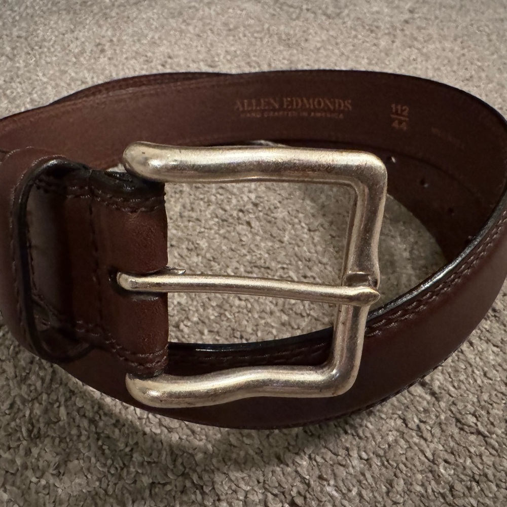Allen Edmonds mens Wide Street Belt Size
44 Premium Calfskin Brushed Nickel